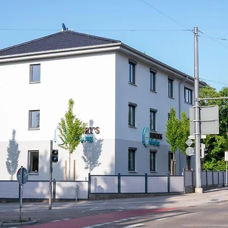 Henrys Sleeping Am Augsburger Eiskanal ホステル *