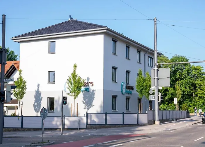 Henrys Sleeping Am Augsburger Eiskanal Hostel *