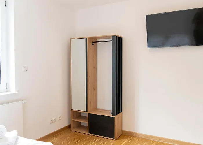 Henrys Sleeping Am Augsburger Eiskanal