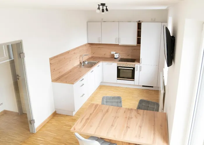 Henrys Sleeping Am Augsburger Eiskanal Hostel