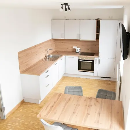 Henrys Sleeping Am Augsburger Eiskanal Hostel