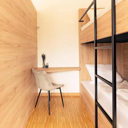 Henrys Sleeping Am Augsburger Eiskanal Хостел Аугсбург