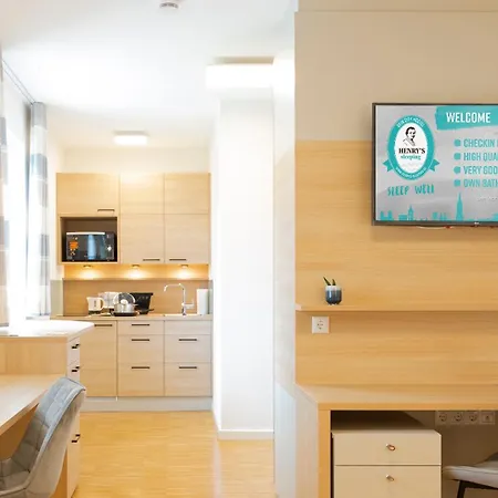 Henrys Sleeping Am Augsburger Eiskanal *