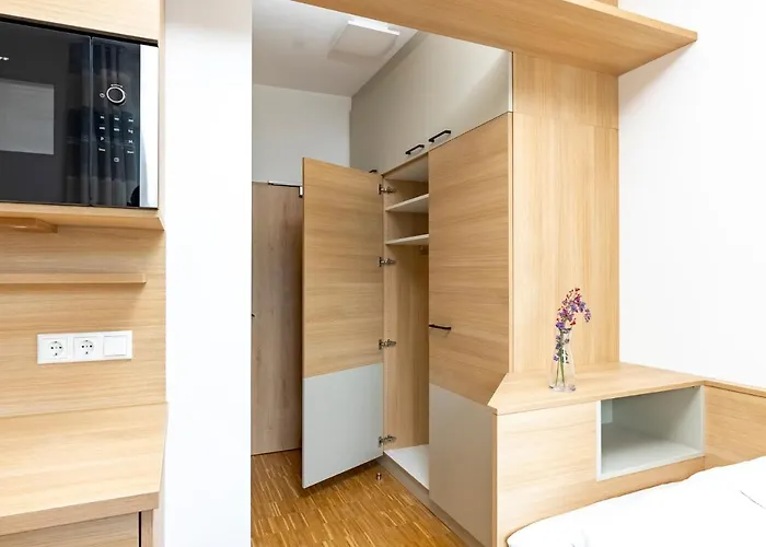 ホステル Henrys Sleeping Am Augsburger Eiskanal アウグスブルク