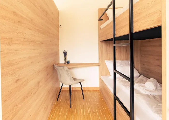 Henrys Sleeping Am Augsburger Eiskanal ホステル アウグスブルク