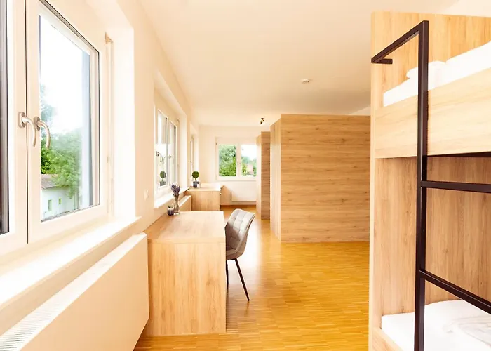 Henrys Sleeping Am Augsburger Eiskanal ホステル アウグスブルク